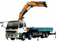 Автомобиль бортовой с краном манипулятором