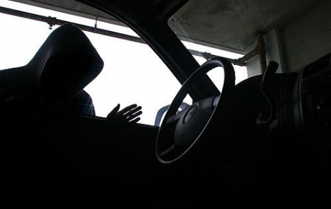 Названы самые угоняемые автомобили апреля